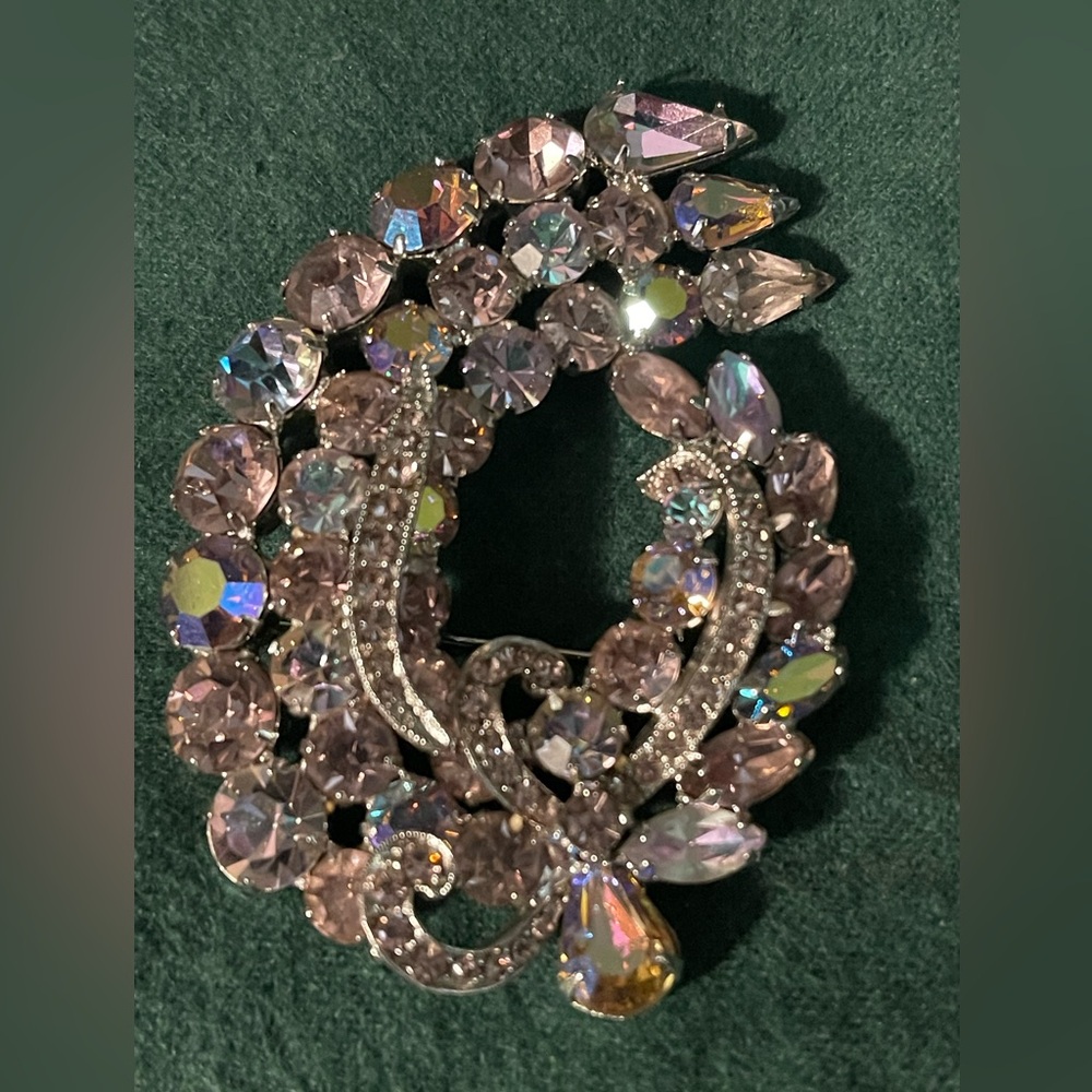 Vintage Weiss Brooch